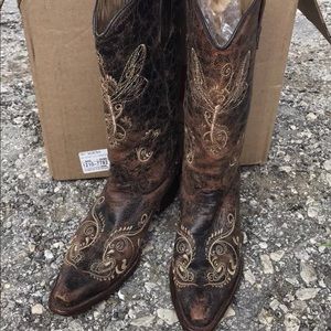 Corral boots